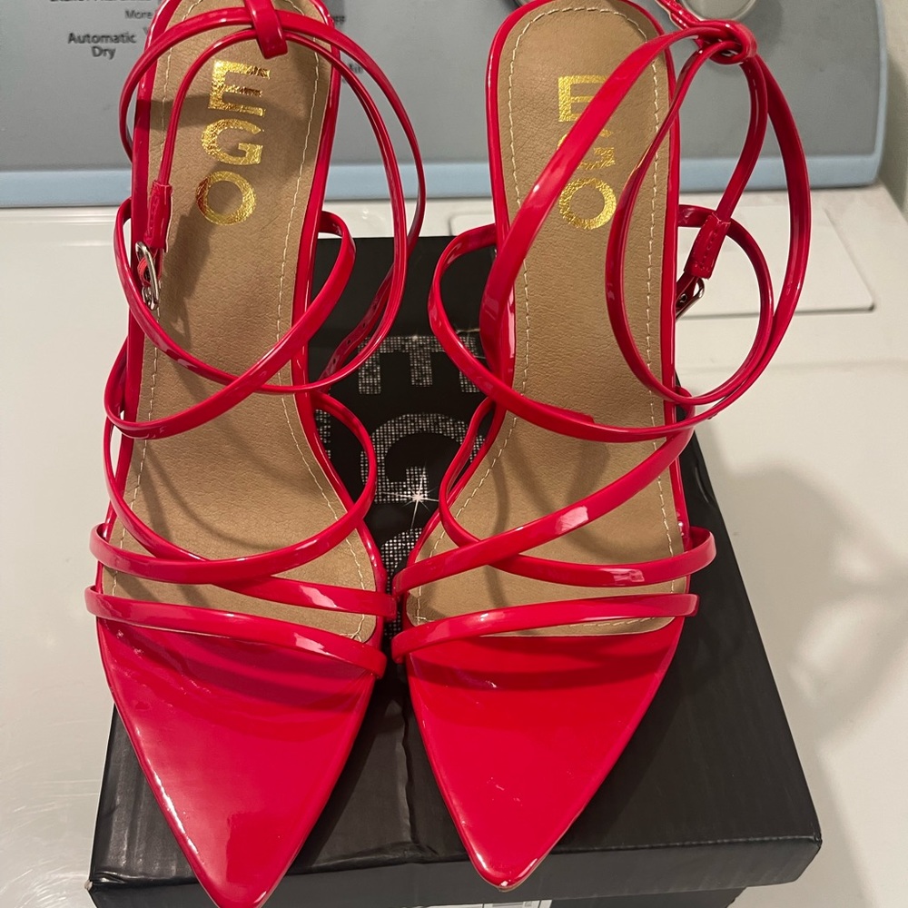 Red heels - Picture 3 of 4